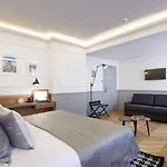 Hotel Petit Lafayette