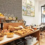 Hotel Petit Lafayette